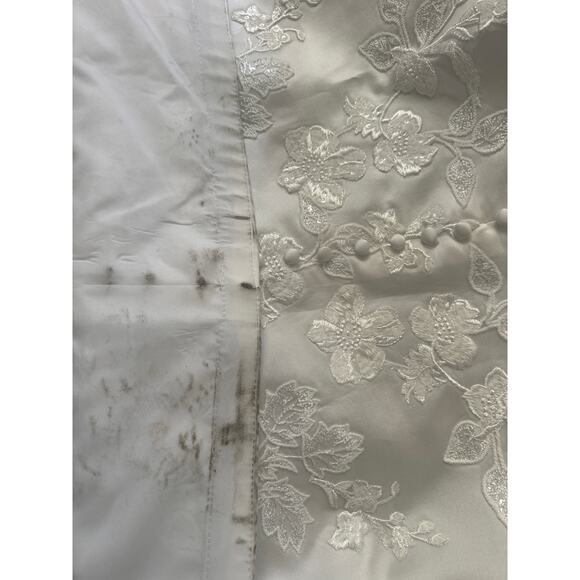 Martina Liana White Wedding Dress - Picture 15 of 16